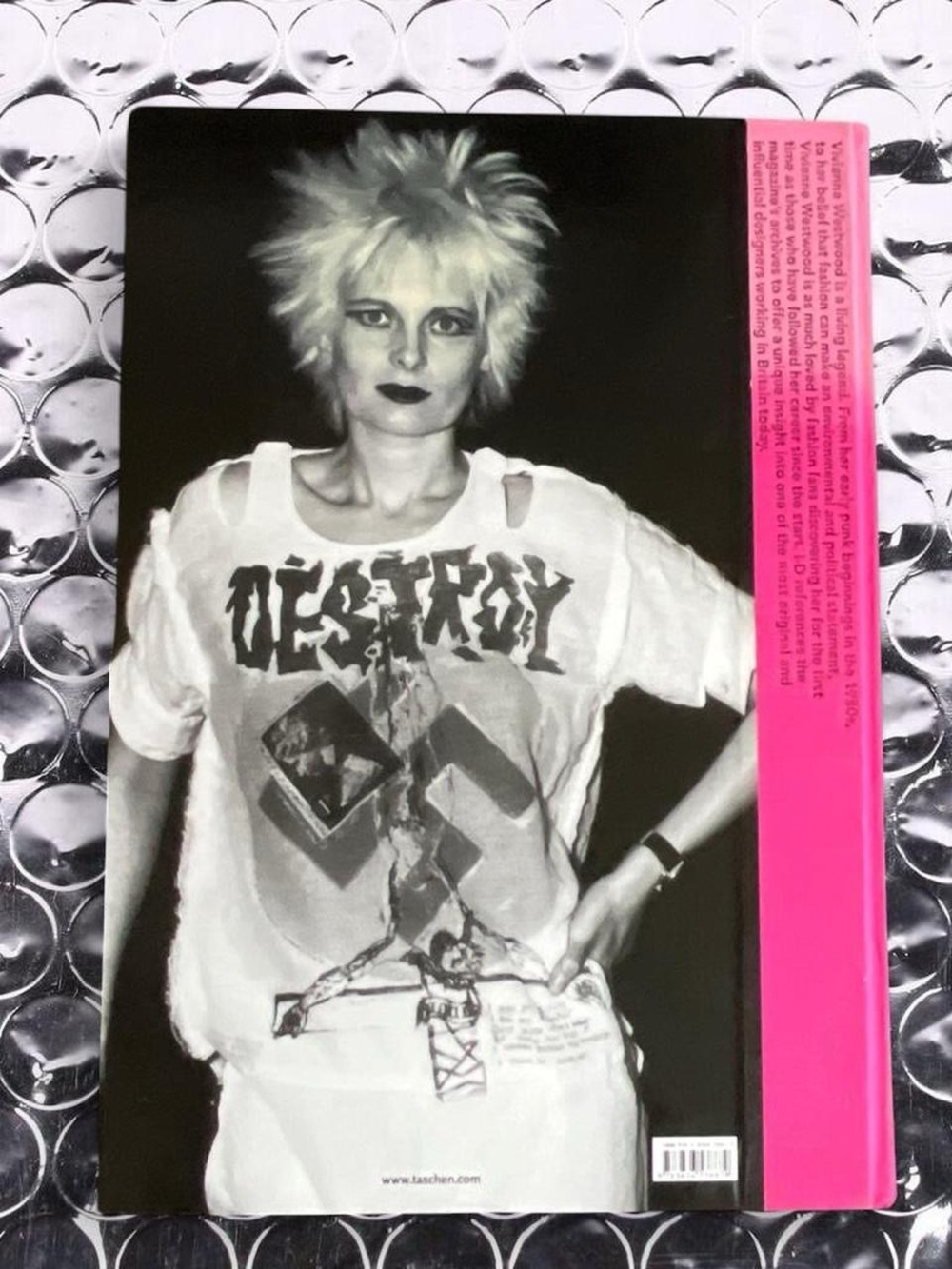 ULTRA RARE Vivienne Westwood GIANT Taschen coffee table book • hardcover •
2012 - Picture 3 of 8